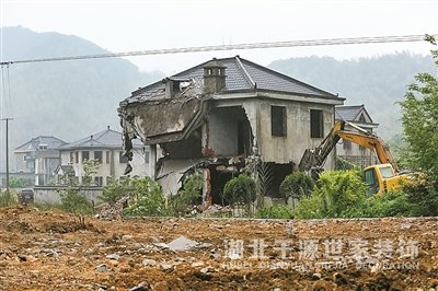 【宜昌裝修新聞】拆違建別墅 還綠水青山